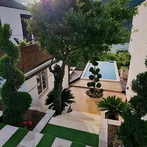 Koman Paradise By Romina , Shkodra Albanien